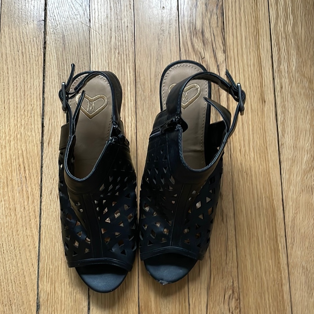 MADELEiNE Heels Size 7.5M